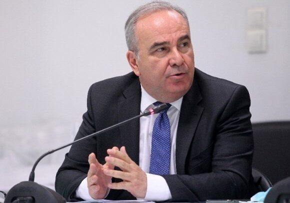 Παπαθανάσης: Κολοσσός από τις ΗΠΑ ενδιαφέρεται για επενδύσεις στην Ελλάδα