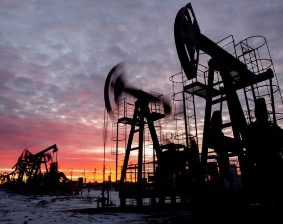 Πετρέλαιο: Πτώση στις τιμές – Μικρή υποχώρηση από τα υψηλά 14ετίας