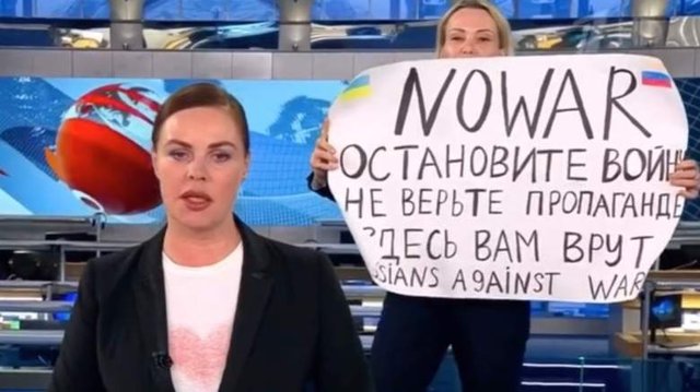Πρώην κολυμβήτρια η Ρωσίδα δημοσιογράφος Οβσιανίκοβα