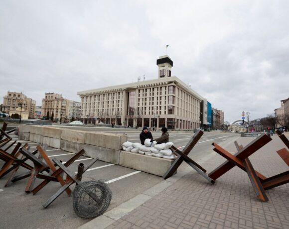 Πόλεμος στην Ουκρανία: Γιατί ολόκληρος ο πλανήτης νοικιάζει σπίτια στη χώρα μέσω Airbnb