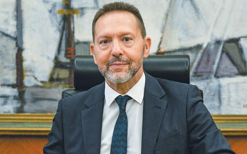 Στουρνάρας: Προσεκτικά βήματα μέχρι να τελειώσει η κρίση – Ανοιχτή η «ομπρέλα» της ΕΚΤ για τα ελληνικά ομόλογα