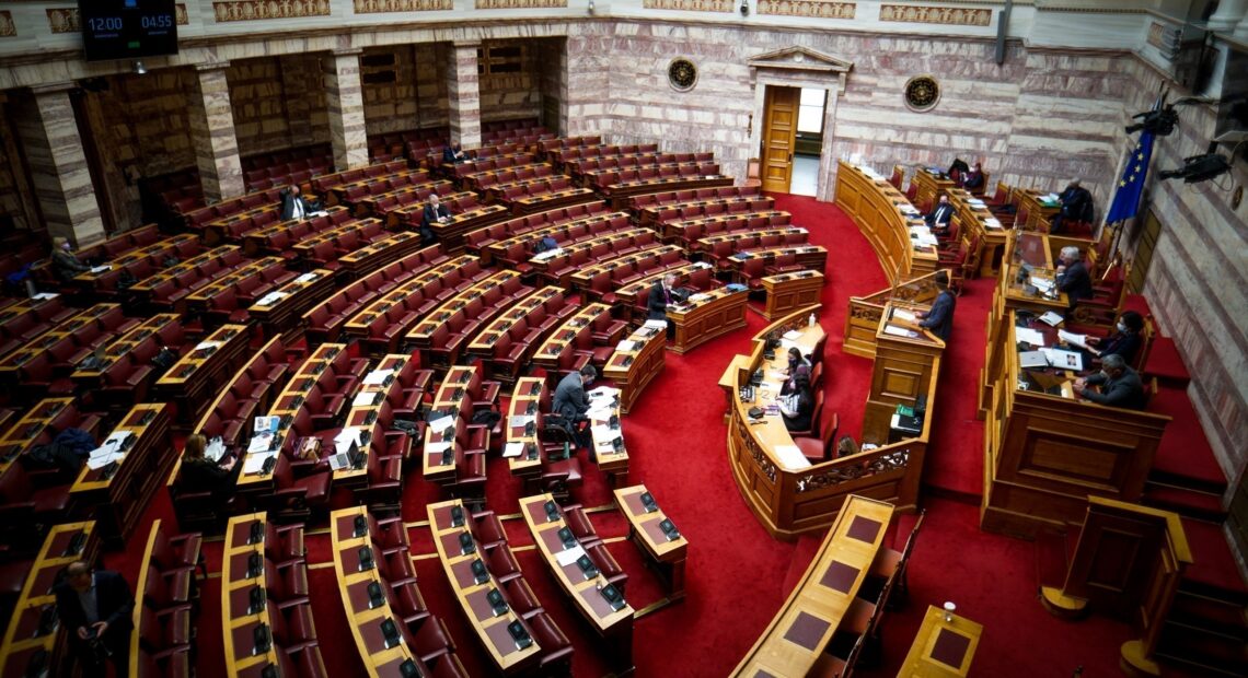 Τα αποθέματα σε λιπάσματα, ζωοτροφές, δημητριακά, άλευρα υποχρεούνται να δηλώνουν οι επιχειρήσεις