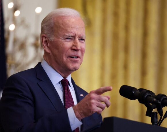Τζο Μπάιντεν: Live οι ανακοινώσεις για το εμπάργκο στο ρωσικό πετρέλαιο