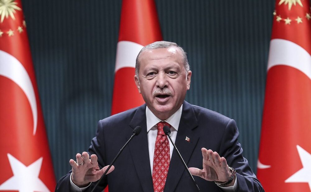 Τουρκία: Έκλεισε τα στενά του Βοσπόρου στα πολεμικά πλοία – «Μη αποδεκτή» η εισβολή στην Ουκρανία