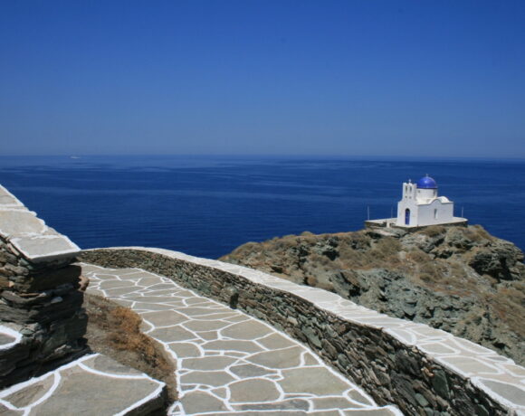 Cnt Highlights Sifnos As World’s Best Destination For Polaroid Photos