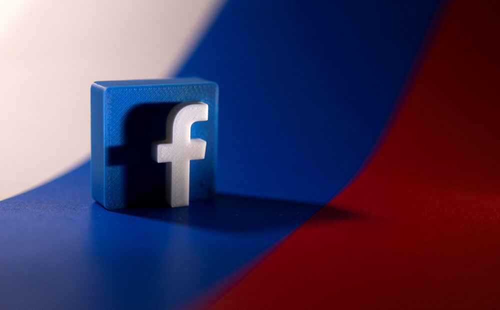 H Ρωσία περιορίζει την πρόσβαση σε Facebook, Twitter και App Stores