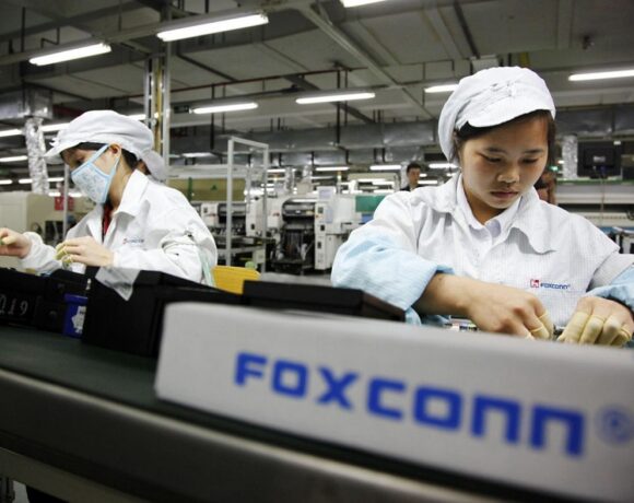 H Foxconn σταματά προσωρινά την παραγωγή του Iphone