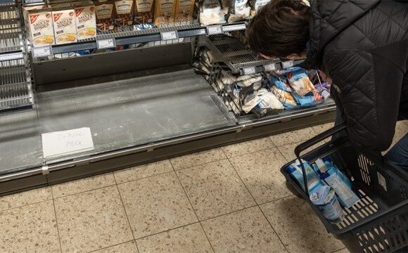 Politico: Ο πόλεμος στην Ουκρανία έχει επηρεάσει την παγκόσμια αγορά τροφίμων – Οι 5 σοβαρές επιπτώσεις