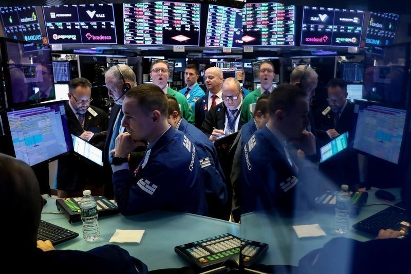 Wall Street: «Βουτιά» έκανε ο Nasdaq – Σημαντικές απώλειες για Dow Jones και S&p 500