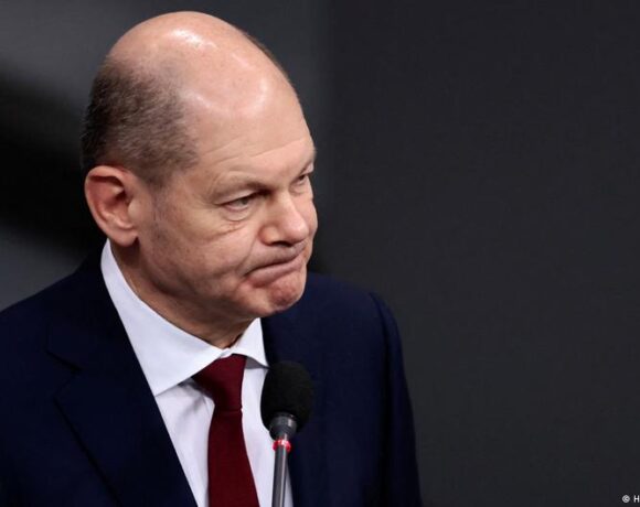 Γερμανία: Δυσαρεστημένοι οι Γερμανοί από τον Σολτς – Δημοφιλέστερη υπουργός η «πράσινη» Μπέρμποκ