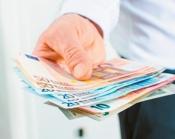 Δώρο Πάσχα 2022: Πότε πληρώνεται στους εργαζόμενους που ήταν σε αναστολή