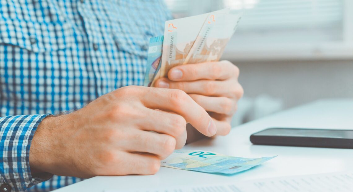 Δώρο Πάσχα: Μεγάλη Τετάρτη η έκτακτη πληρωμή για τα 200 ευρώ – Ποιοι οι δικαιούχοι