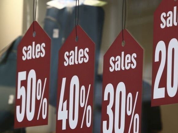 Ενδιάμεσες εκπτώσεις 2022: Πότε αρχίζουν – Μέχρι πότε θα διαρκέσουν