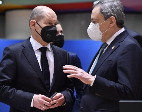 Επικοινωνία Ντράγκι – Σολτς για τις προμήθειες φυσικού αερίου από τη Ρωσία