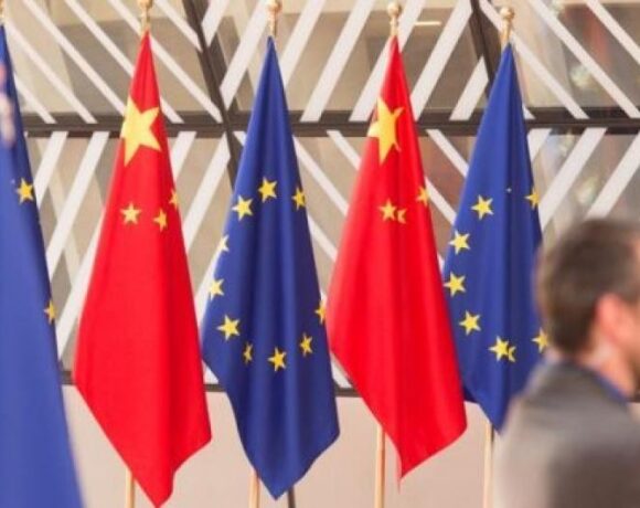 Η Κίνα απαντά στην ΕΕ ότι δεν παρακάμπτει «εσκεμμένα» τις δυτικές κυρώσεις