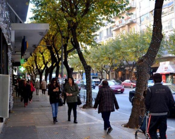 Θεσσαλονίκη: Πότε ξεκινά η ενδιάμεση εκπτωτική περίοδος στα εμπορικά καταστήματα