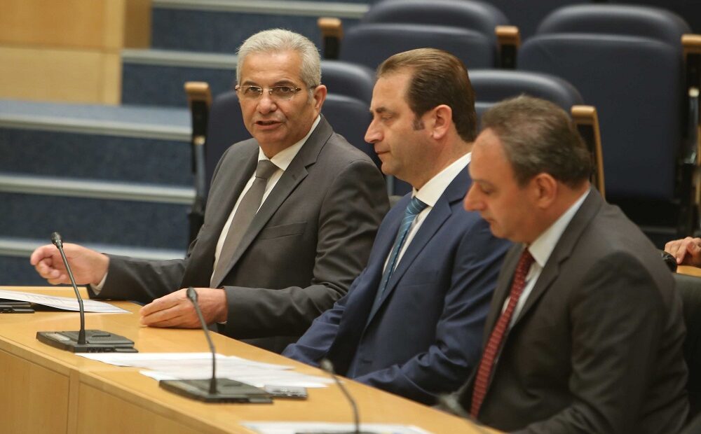 Κύπρος: Χωρίς το ΑΚΕΛ η ομιλία Ζελένσκι στη βουλή λόγω της παρουσίας του Αζόφ στο ελληνικό κοινοβούλιο