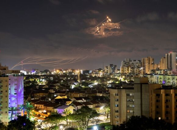 Μέση Ανατολή: Επικίνδυνη κλιμάκωση με ανταλλαγή πυρών μεταξύ Παλαιστινίων και Ισραήλ