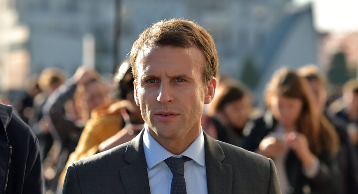 Μακρόν: Δεν αποκλείει επανέναρξη των απευθείας συνομιλιών με τον Πούτιν