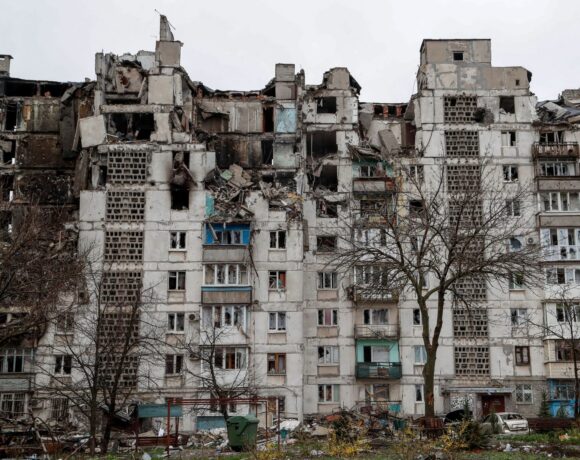 Μαριούπολη: «Εκκαθάριση του αστικού ιστού από τις Ουκρανικές δυνάμεις» ανακοίνωσε η Ρωσία – «Καταθέστε τα όπλα και παραδοθείτε»