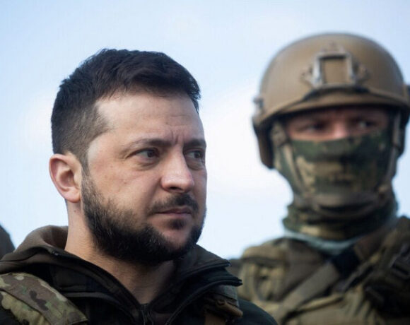 Πόλεμος στην Ουκρανία: «Δεκάδες χιλιάδες έχουν σκοτωθεί από τη Ρωσική επίθεση εναντίον της Μαριούπολης» λέει ο Ζελένσκι
