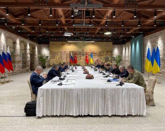 Πόλεμος στην Ουκρανία: Μόσχα κατά Κιέβου για τις ειρηνευτικές συνομιλίες