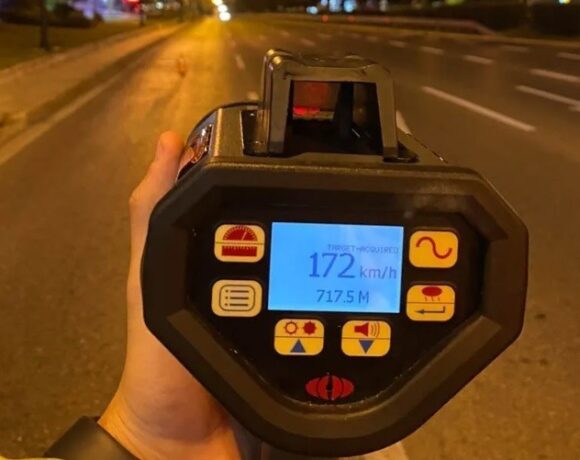 Τροχαία: Παραβάτης 1 στους 3 οδηγούς στην Παραλιακή