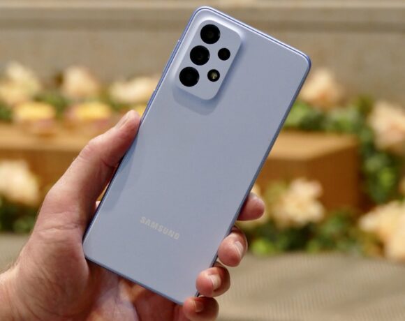 Samsung Galaxy A53: Η πρώτη αναβάθμιση βελτιώνει την κάμερα