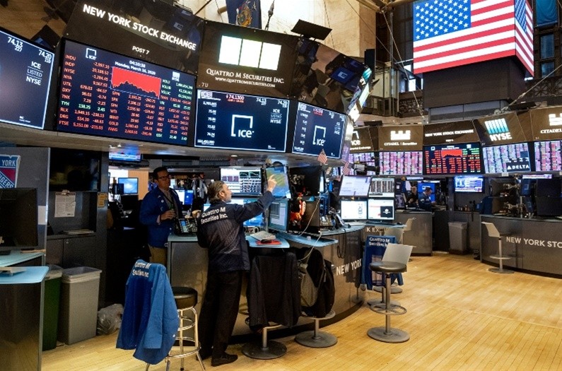 Wall Street: Rebound για τον Dow Jones – Διέγραψε απώλειες σχεδόν 500 μονάδων