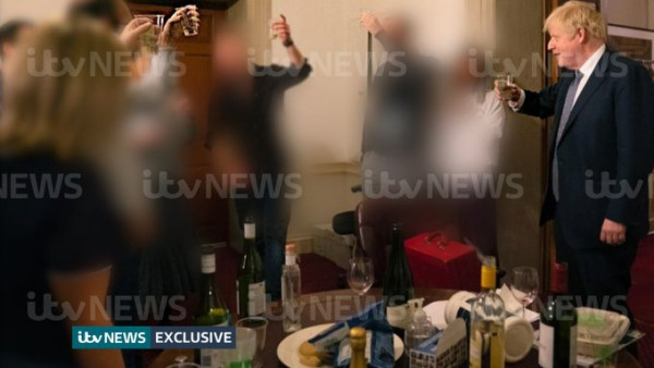 Βρετανία – Partygate: Δύο ακόμη βουλευτές των Τόρις απέσυραν την υποστήριξή τους, στον Τζόνσον