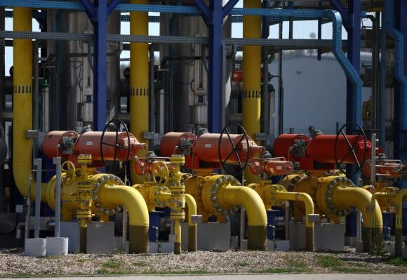 Γαλλίδα υπουργός ενέργειας: «Θα συνεχίσουμε να πληρώνουμε σε ευρώ ή δολάρια»