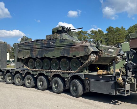 Γερμανία: Συρρικνώνεται το ποσοστό όσων υποστηρίζουν την προμήθεια όπλων στην Ουκρανία