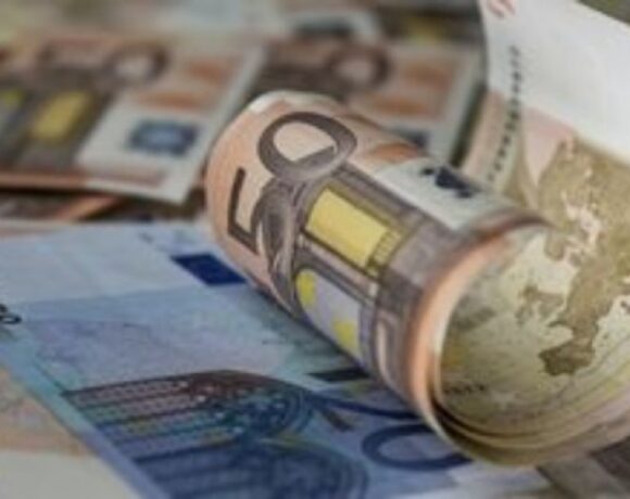 ΓΣΕΒΕΕ: Γιατί ζητεί άμεση κατάργηση στο τέλος επιτηδεύματος
