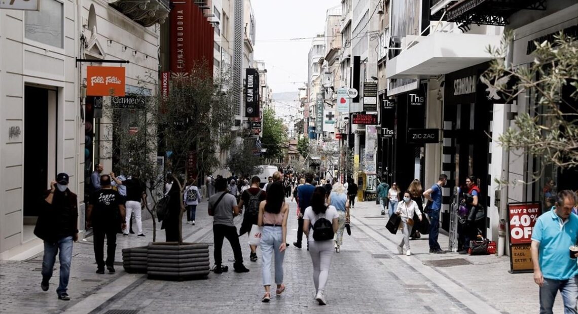 Δημοσκόπηση Marc: Το 57% δηλώνει ότι έχει κόψει δαπάνες για είδη διατροφής και ρεύμα
