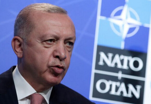 Ερντογάν: Επιμένει στο «Όχι» για την ένταξη Φινλανδίας και Σουηδίας στο ΝΑΤΟ – «Το ίδιο λάθος κάναμε με την Ελλάδα»