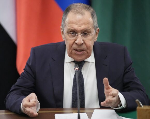Λαβρόφ: Απάντησε για την υγεία του Πούτιν, την ειρήνη στην Ουκρανία και τα υπερηχητικά όπλα