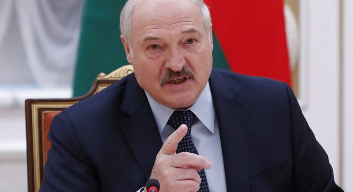 Λουκασένκο: Η Λευκορωσία θα μπει στον πόλεμο αν η Πολωνία εισβάλει στη Δυτική Ουκρανία