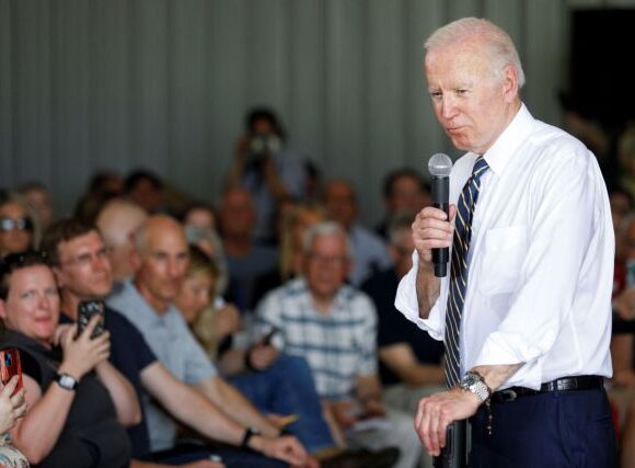 Μπάιντεν: Μετά τις αμβλώσεις στο στόχαστρο οι γάμοι του ιδίου φύλου και τα αντισυλληπτικά