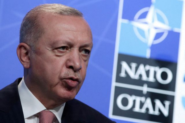 ΝΑΤΟ: Έτοιμος να πάει… ταμείο για είσπραξη ο Ερντογάν