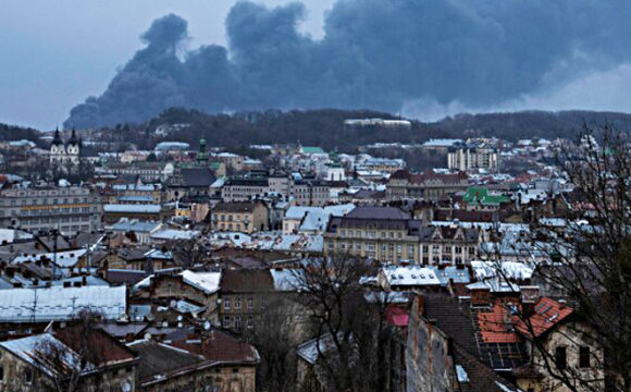 Ουκρανία: Πυραυλική επίθεση σε στρατιωτική υποδομή στη Λβιβ, στα δυτικά της χώρας