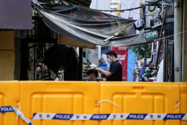 Σανγκάη: Οι αρχές ανακοίνωσαν ότι η επιδημία τέθηκε «υπό έλεγχο» – Παραμένει το απάνθρωπο lockdown