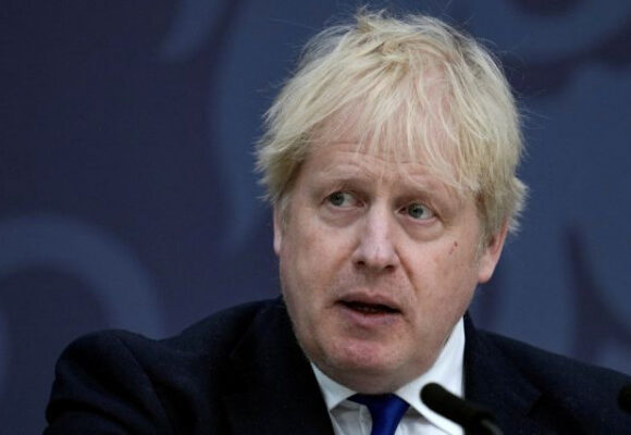 Τζόνσον: Δεν βλέπει εξομάλυνση των σχέσεων με τον Πούτιν