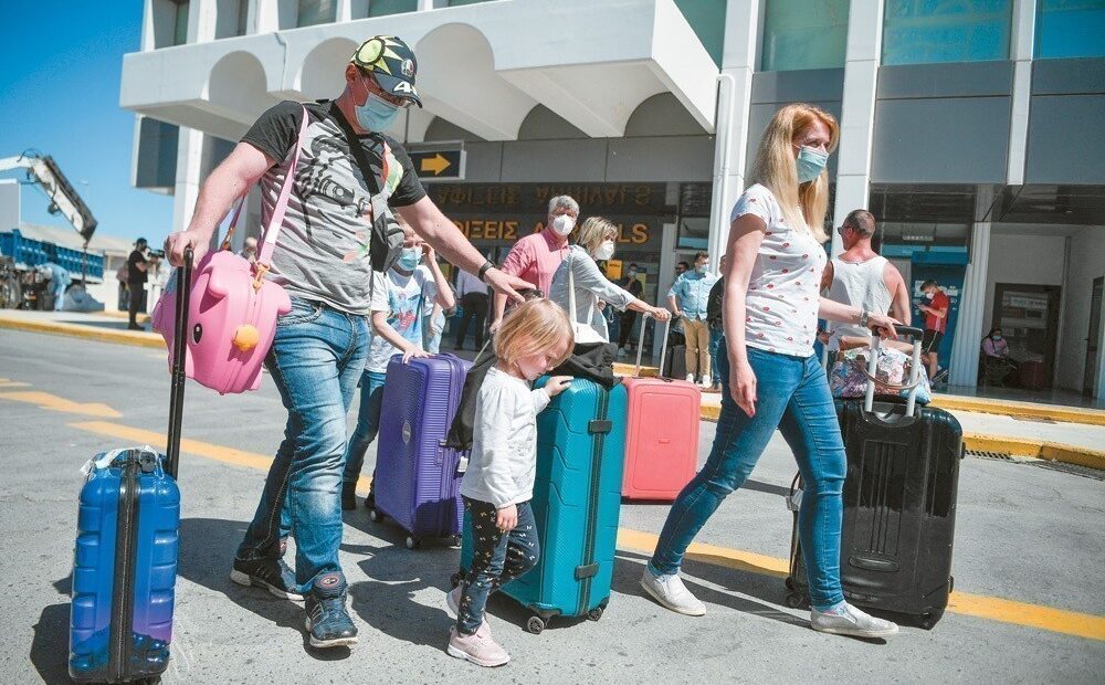 Ψηλά παραμένει η φήμη Ελλάδας και Αθήνας στους τουρίστες – Ο αντίκτυπος από Ουκρανία και πανδημία (γράφημα)
