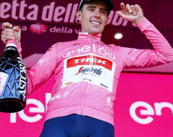 Giro D’italia 2022: Άλλαξε χέρια η Maglia Rosa! (video)