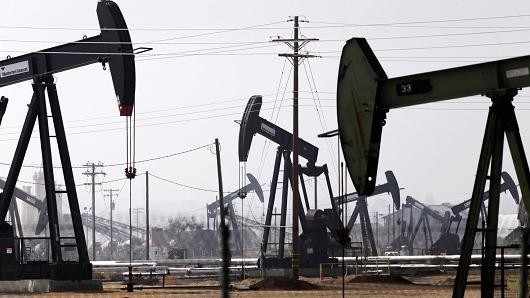 Reuters: Μέχρι το τέλος του 2022 θα έχουν απαγορευτεί οι εισαγωγές πετρελαίου από τη Ρωσία