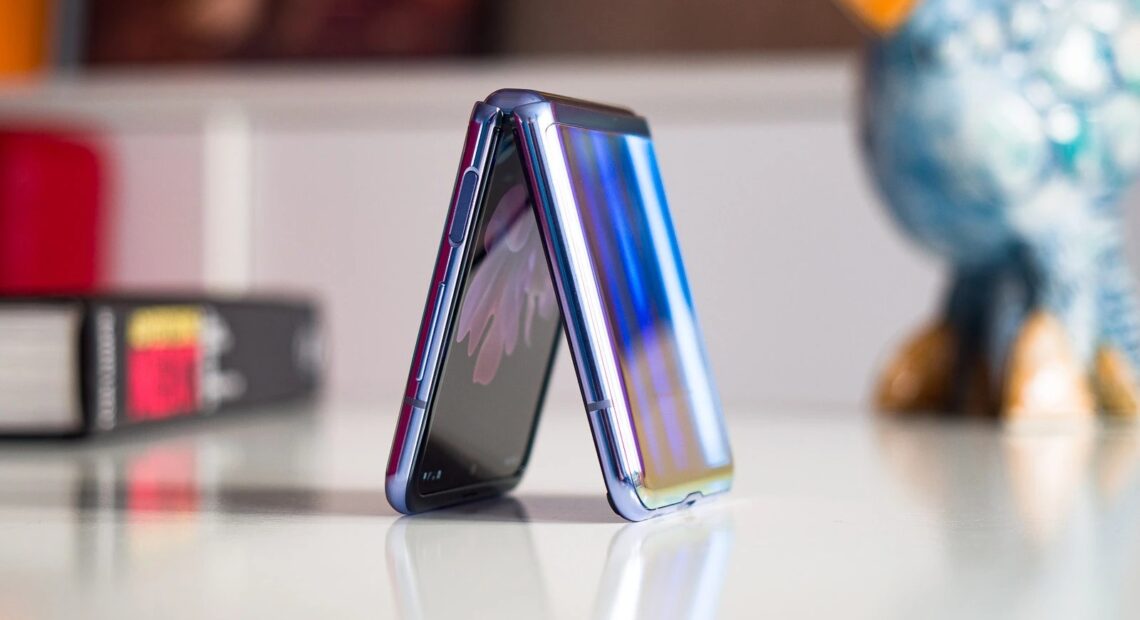 Samsung Galaxy Z Flip4: Έρχεται με μεγαλύτερη εξωτερική οθόνη