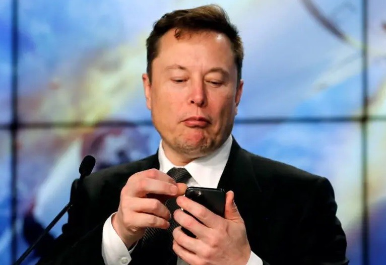 Tesla: Στείλτε βιογραφικό – Ο Μασκ θέλει να προσλάβει δικηγόρους (tweet)