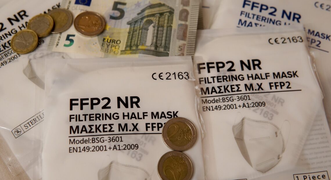 Γεωργιάδης: Δεν αυξάνεται ο ΦΠΑ σε μάσκες, αντισηπτικά – Παραμένει στο 6%