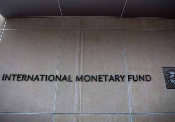 ΔΝΤ: Οι χώρες να αφήσουν τις τιμές να ανεβαίνουν, αλλά να προστατεύσουν τους φτωχούς