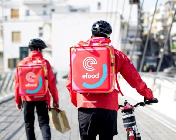 Η Efood πατάει πόδι και στις λαϊκές αγορές – Μπαίνει σε φάση μετασχηματισμού